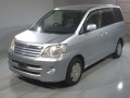 2001 Toyota Noah