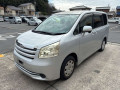 2010 Toyota Noah