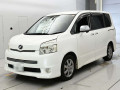 2010 Toyota Voxy