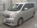 2013 Toyota Noah