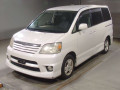 2003 Toyota Noah