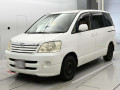 2002 Toyota Noah