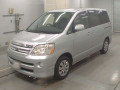 2005 Toyota Noah