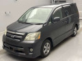 2005 Toyota Noah