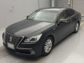 2013 Toyota Crown Hybrid