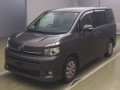 2013 Toyota Voxy