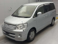 2003 Toyota Noah