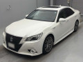 2013 Toyota Crown Hybrid