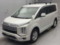 2019 Mitsubishi Delica D5