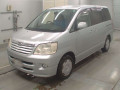 2003 Toyota Noah