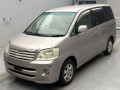 2003 Toyota Noah