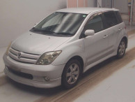 2005 Toyota IST