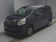 2010 Toyota Noah