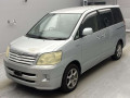 2003 Toyota Noah