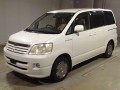 2003 Toyota Noah