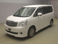 2013 Toyota Noah