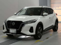 2022 Nissan KIX