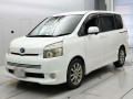 2007 Toyota Voxy