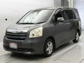 2010 Toyota Noah