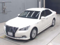 2015 Toyota Crown Hybrid