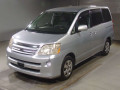2005 Toyota Noah