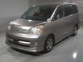 2005 Toyota Voxy