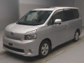 2007 Toyota Voxy