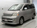 2005 Toyota Voxy