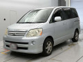 2004 Toyota Noah
