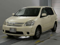 2003 Toyota Raum