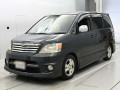 2004 Toyota Noah