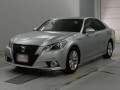 2013 Toyota Crown Hybrid