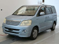 2004 Toyota Noah