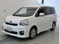 2013 Toyota Voxy