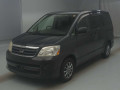 2004 Toyota Noah