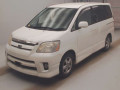 2005 Toyota Noah