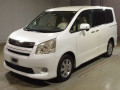 2010 Toyota Noah