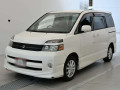 2004 Toyota Voxy