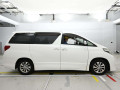 2014 Toyota Alphard