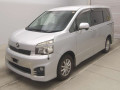 2013 Toyota Voxy