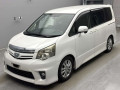 2013 Toyota Noah