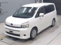 2013 Toyota Voxy