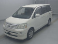 2005 Toyota Noah