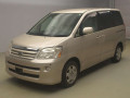 2005 Toyota Noah