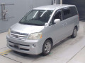 2005 Toyota Noah