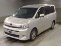2013 Toyota Voxy