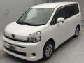 2013 Toyota Voxy