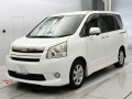 2010 Toyota Noah