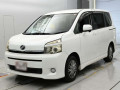 2010 Toyota Voxy