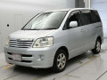 2002 Toyota Noah